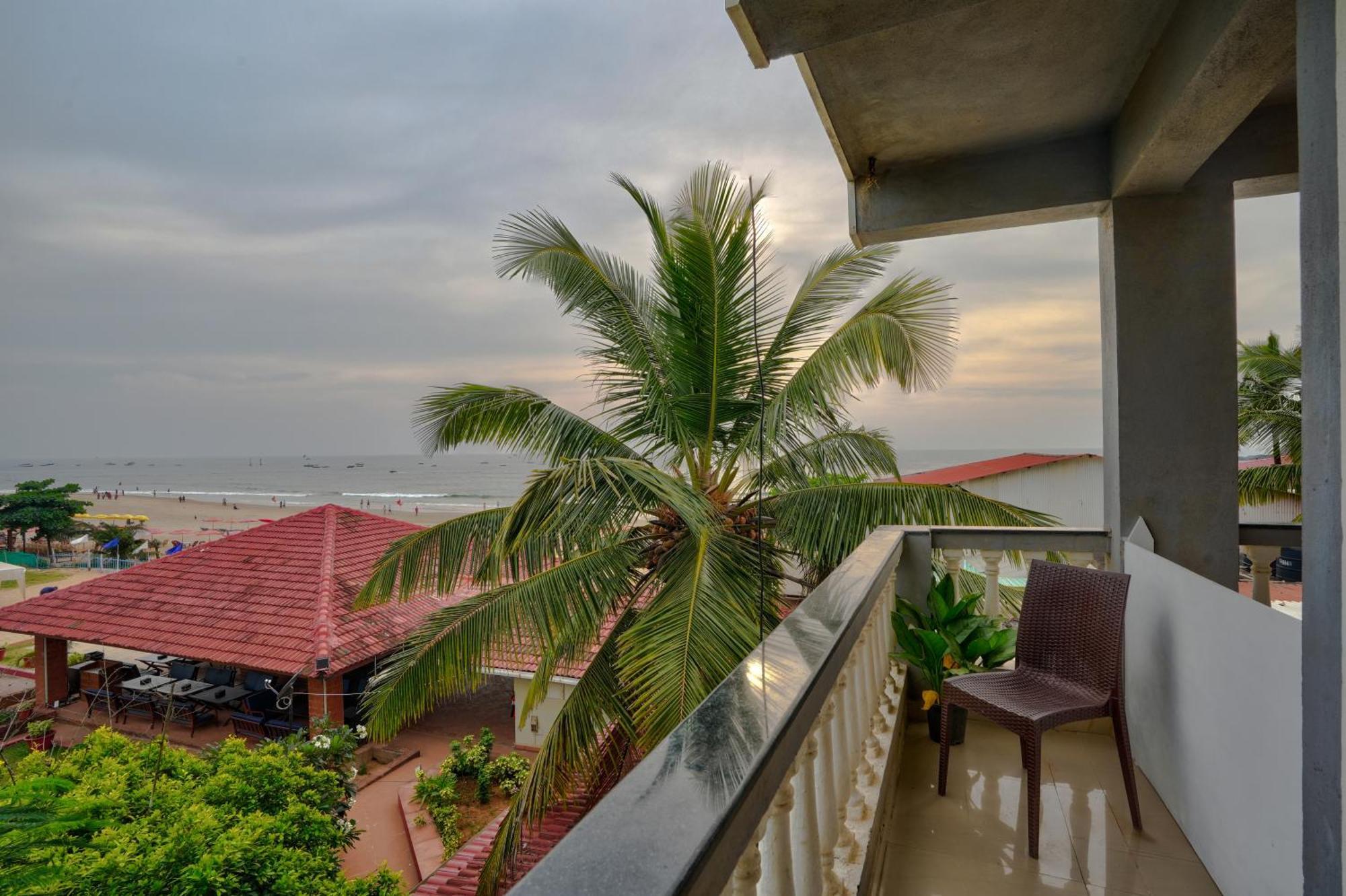 Hotel Salty Waves Baga Zewnętrze zdjęcie