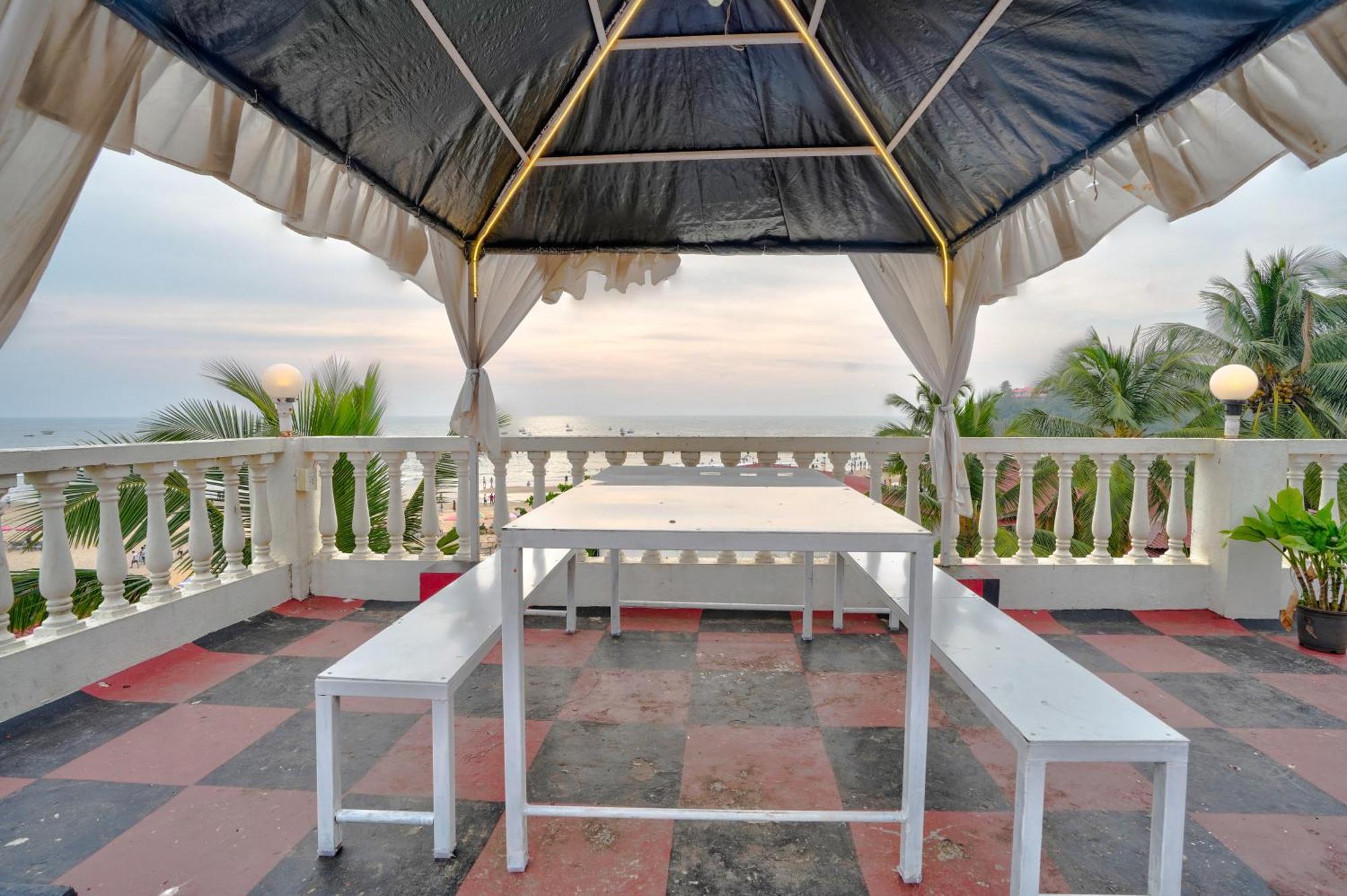 Hotel Salty Waves Baga Zewnętrze zdjęcie