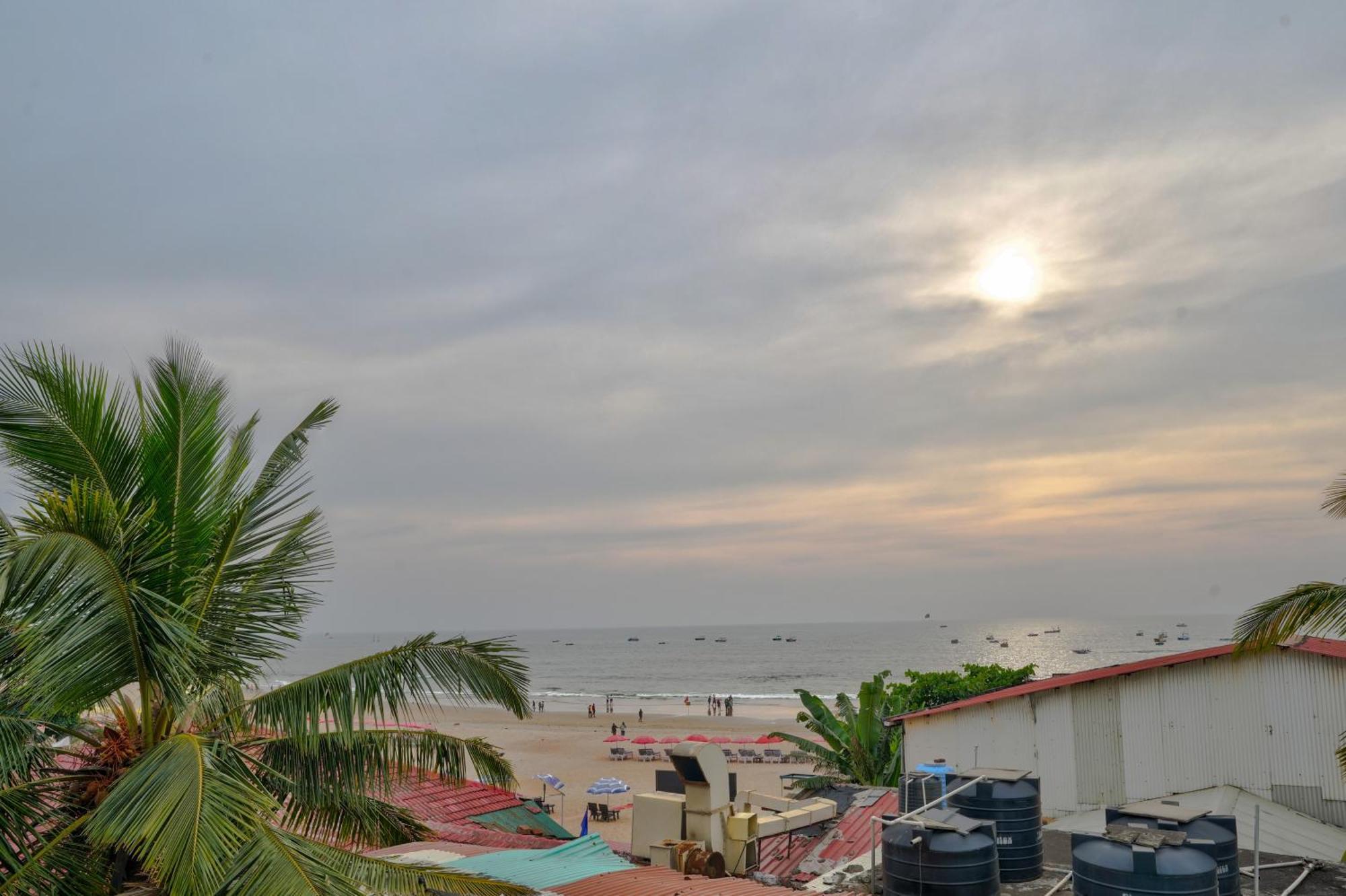 Hotel Salty Waves Baga Zewnętrze zdjęcie