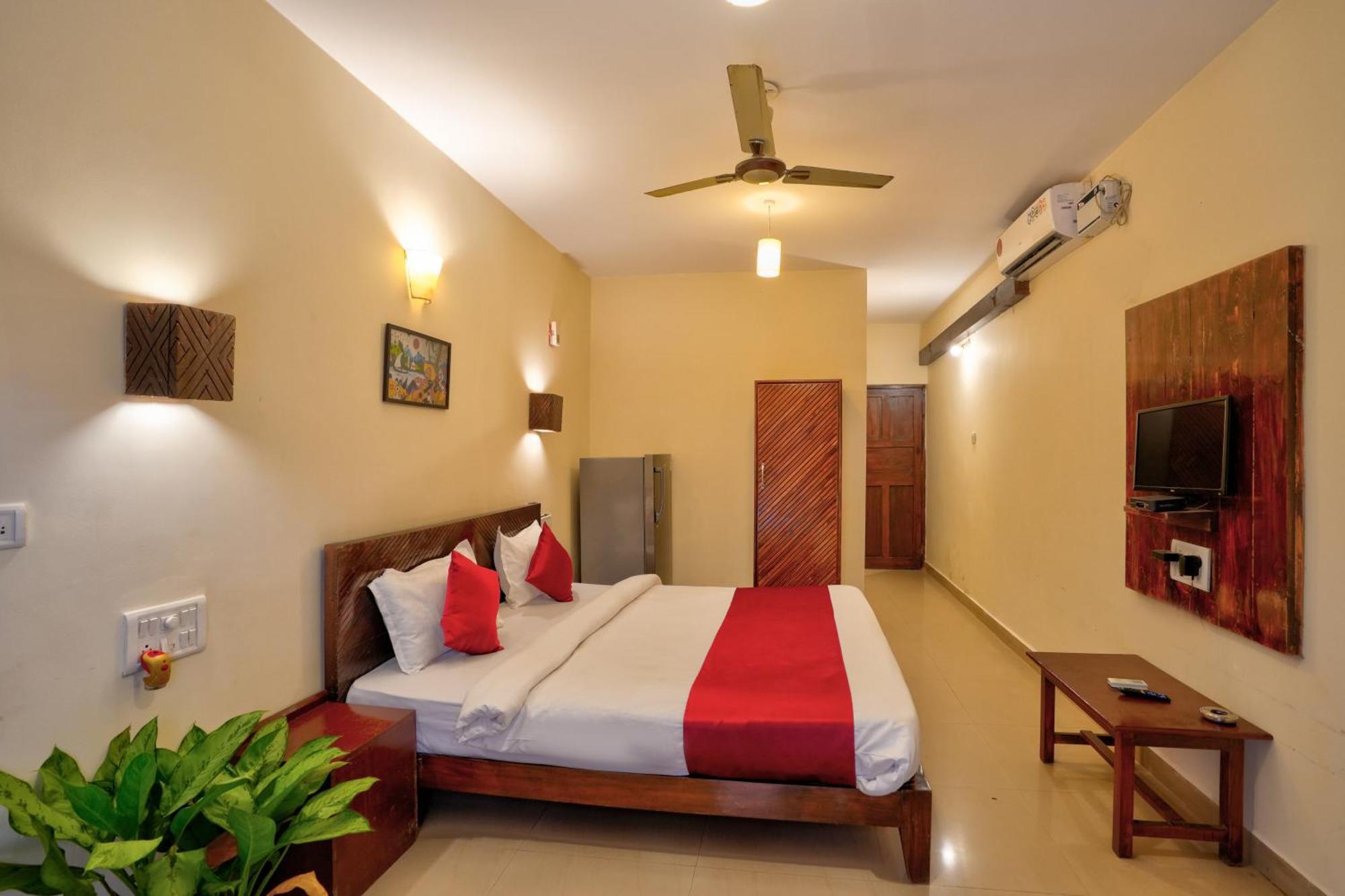 Hotel Salty Waves Baga Zewnętrze zdjęcie