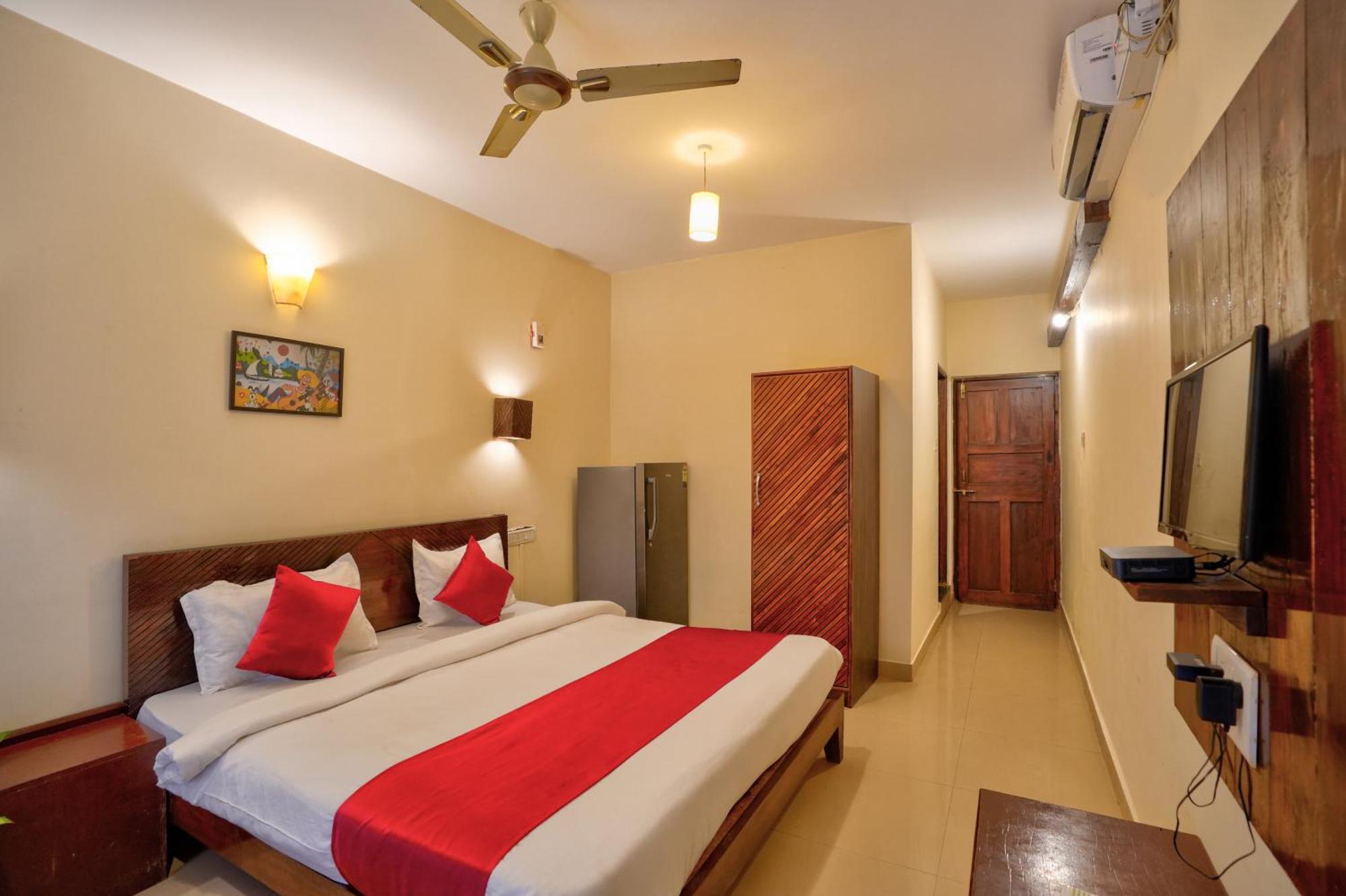 Hotel Salty Waves Baga Zewnętrze zdjęcie