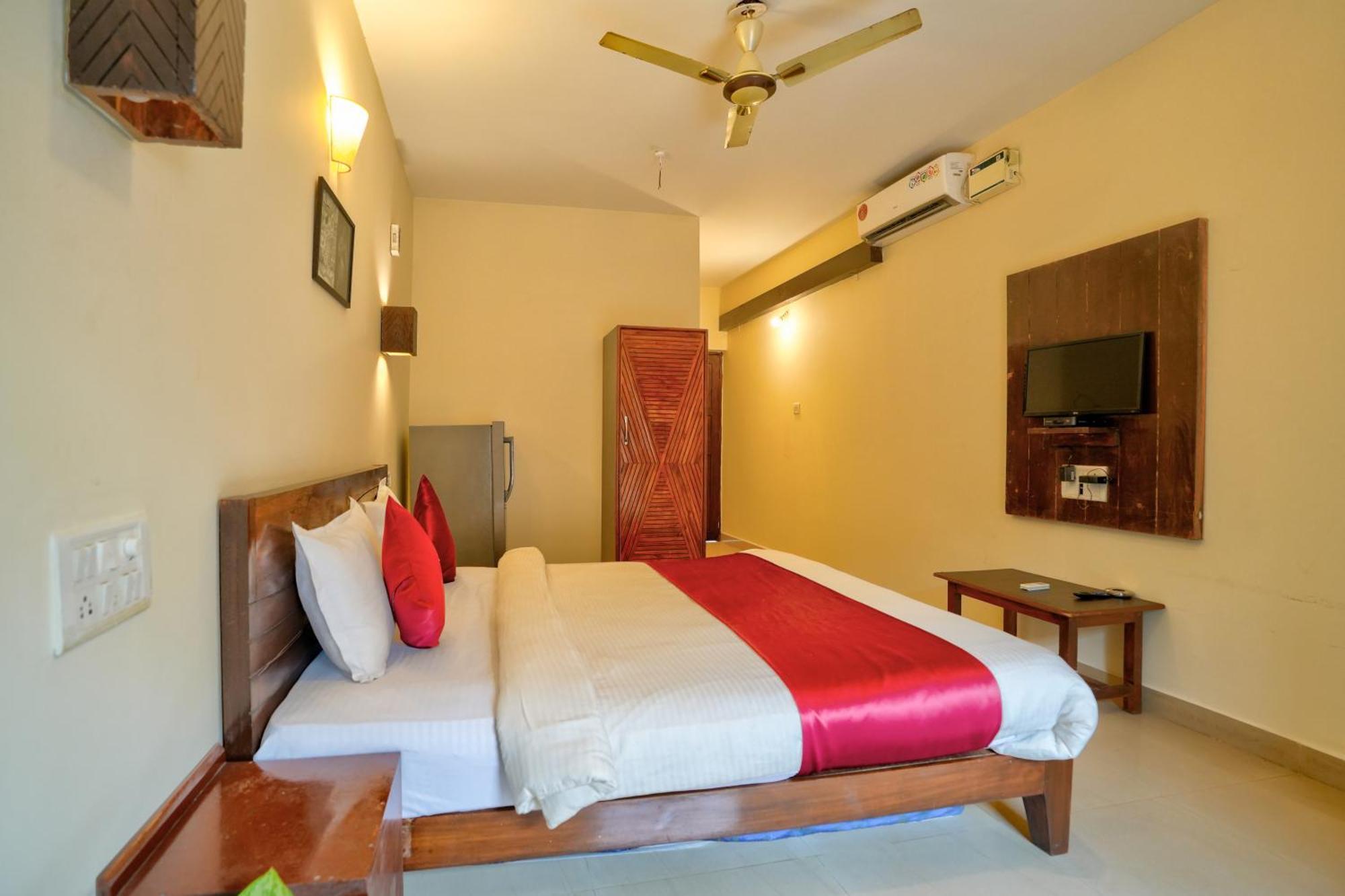 Hotel Salty Waves Baga Zewnętrze zdjęcie