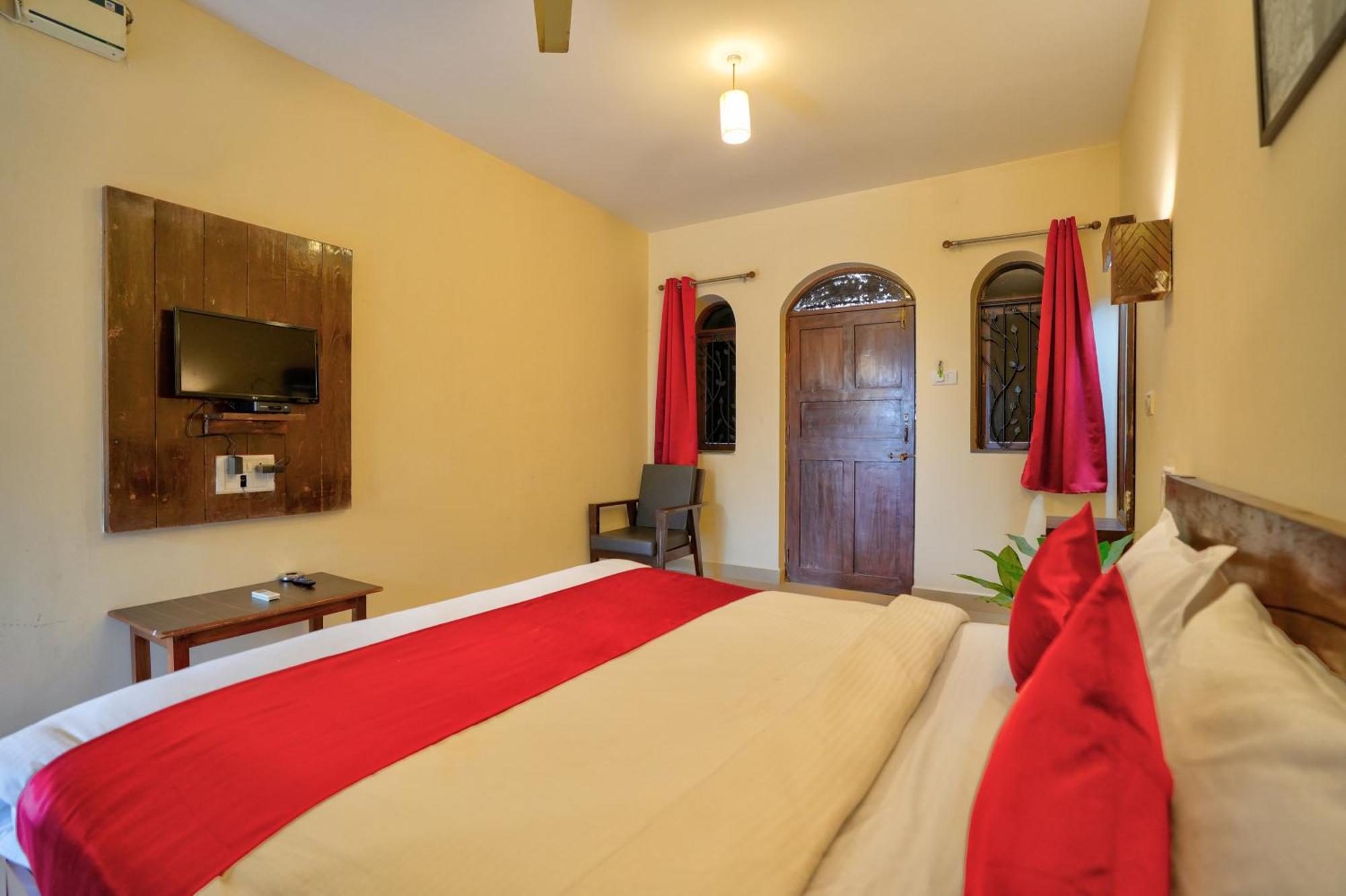 Hotel Salty Waves Baga Zewnętrze zdjęcie