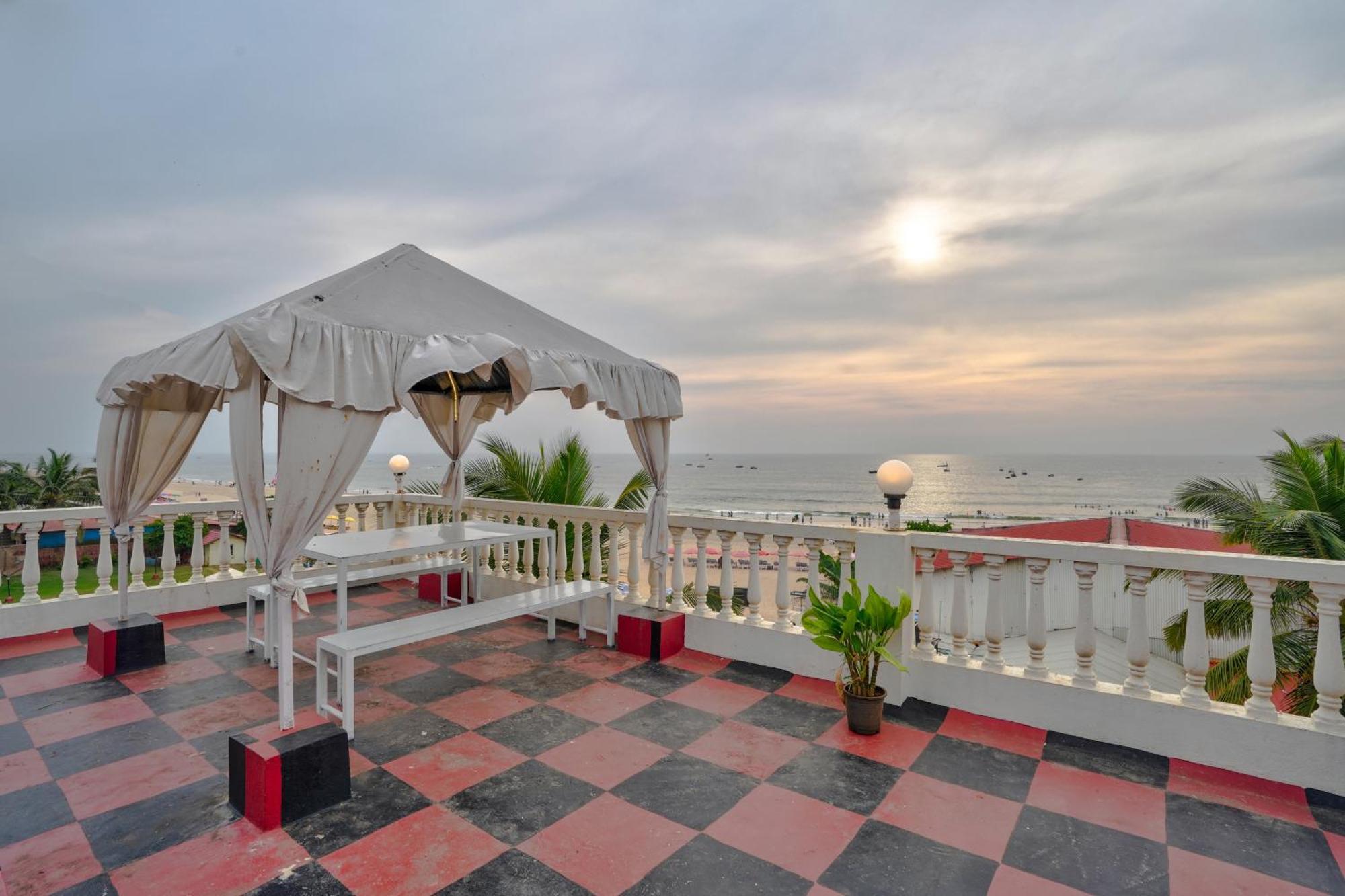 Hotel Salty Waves Baga Zewnętrze zdjęcie